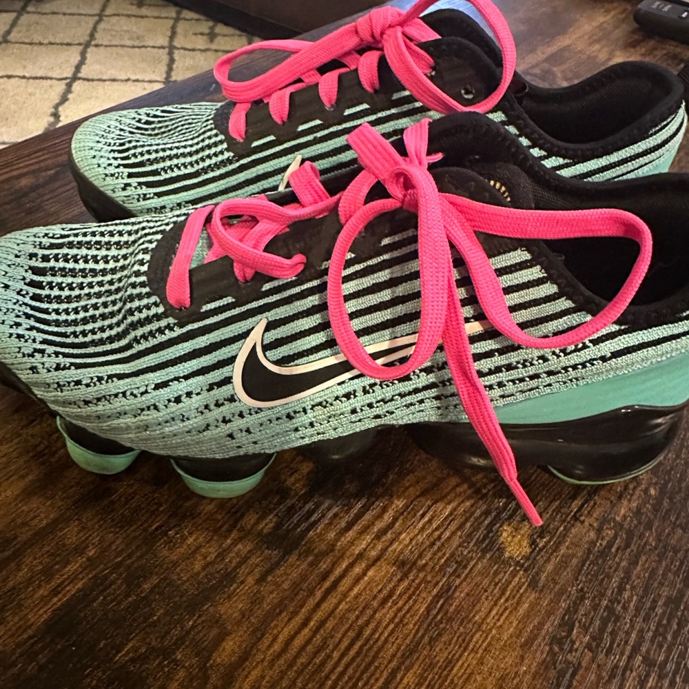 Nike vapor max, size 6 youth